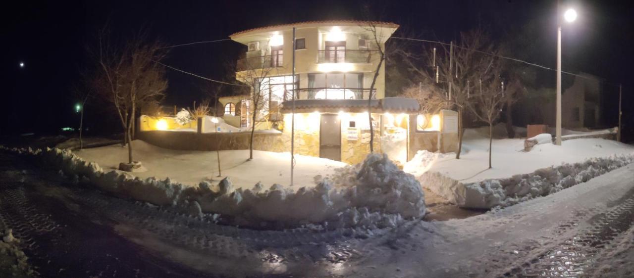 Xenonas Κithαiron Hotell Vília Eksteriør bilde