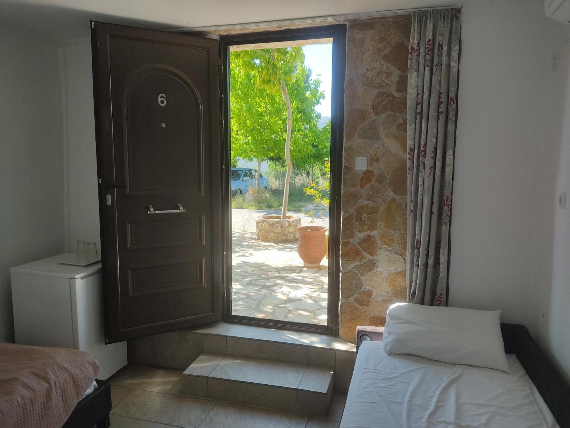 Xenonas Κithαiron Hotell Vília Eksteriør bilde