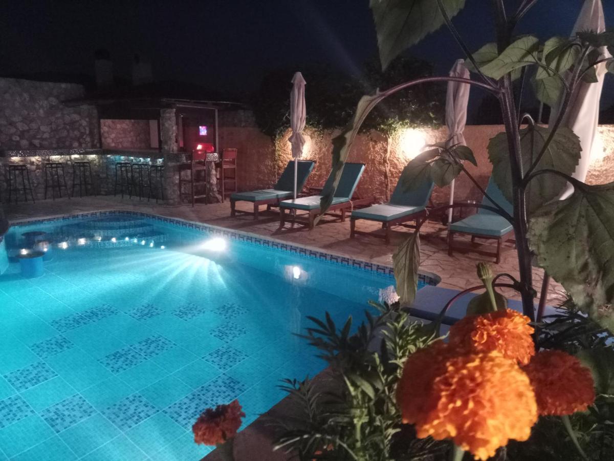 Xenonas Κithαiron Hotell Vília Eksteriør bilde